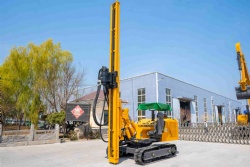 Photovoltaic piling machine